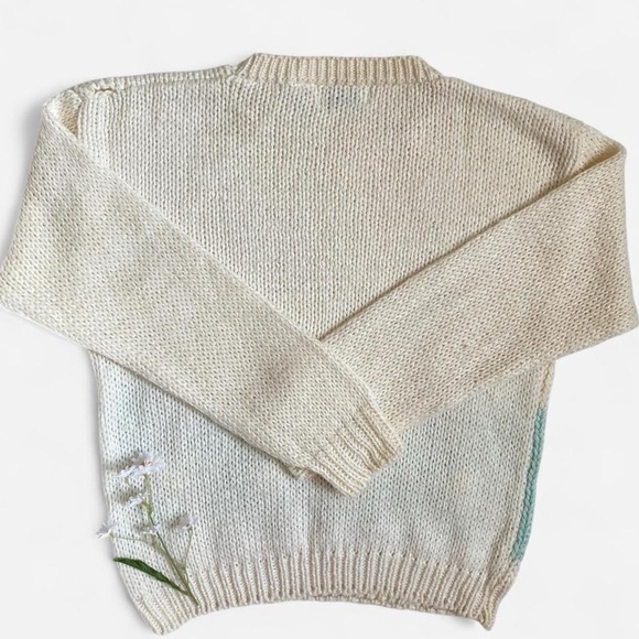 Vintage cream pastel hand knit sweater - Picture 2 of 8